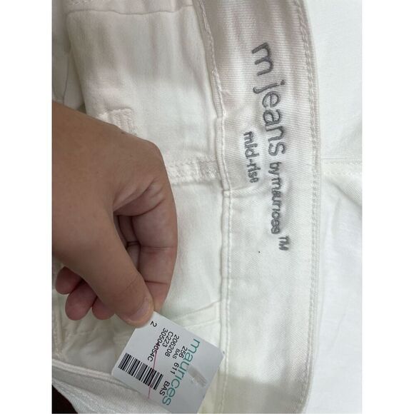 NWT Maurices White Mid Rise Cropped Capris Size 2 - Picture 3 of 9